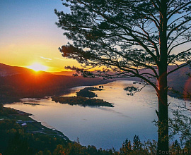 Участок в сосновом бору с видом на Усть -  Ману район 