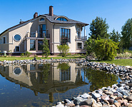 Коттедж с собственным парком