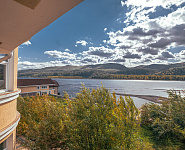 "Бриллиант Удачного". Коттедж на берегу Енисея