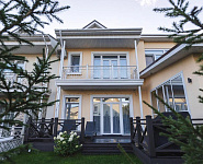 Торцевой таунхаус с мансардой.