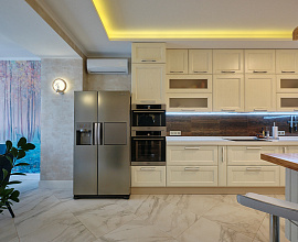 Просторный таунхаус в светлых тонах с террасой и лужайкой район 