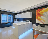 Лаконичный таунхаус с современной отделкой и великолепным участком Лаконичный таунхаус с современной отделкой и великолепным участком